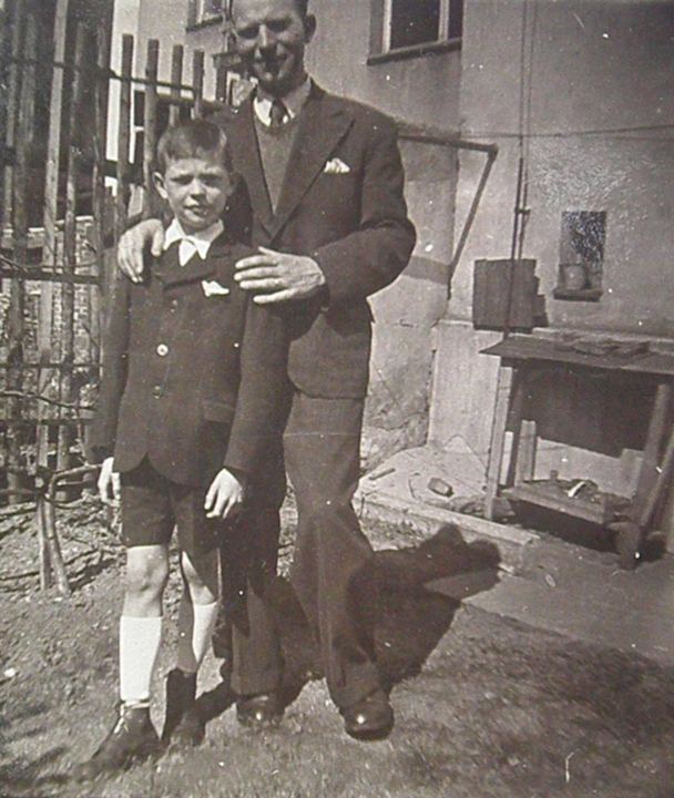 S tatínkem na dvoře v Dvořákově ulici