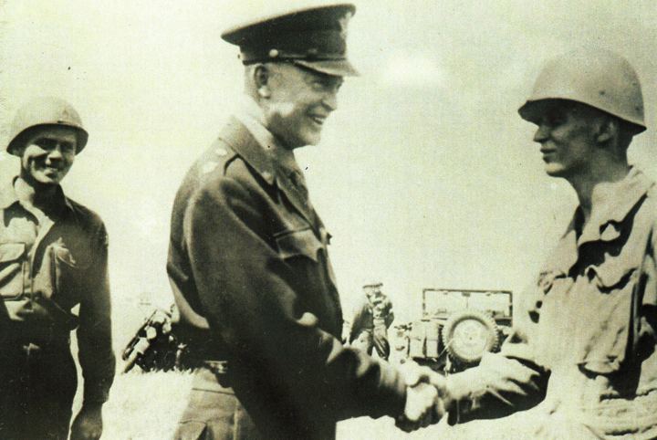 Generál Eisenhower na Borském letišti, 1945